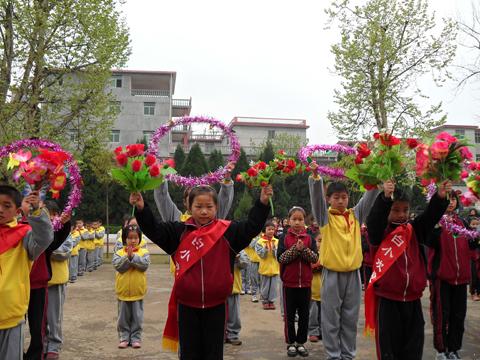 井岡山老區(qū)捐資助學(xué)儀式現(xiàn)場(chǎng)