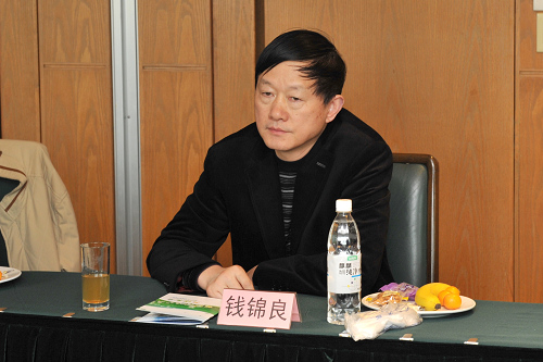 華亭鎮(zhèn)黨委書記錢錦良