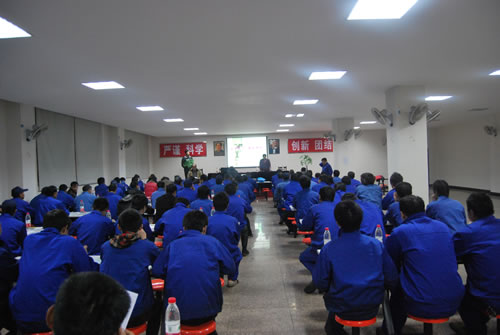 上海滬工閥門廠機械操作準備工(上崗)培訓班開課