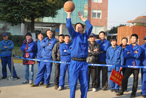 上海滬工閥門(mén)廠(chǎng)第二屆職工運(yùn)動(dòng)會(huì)男子定點(diǎn)投籃比賽(圖16)